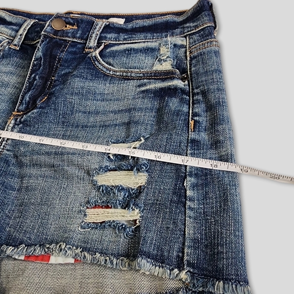 Sneak Peek Women's Denim Shorts Size 28 Blue Distressed Stars & Stripes Pockets - Picture 14 of 16